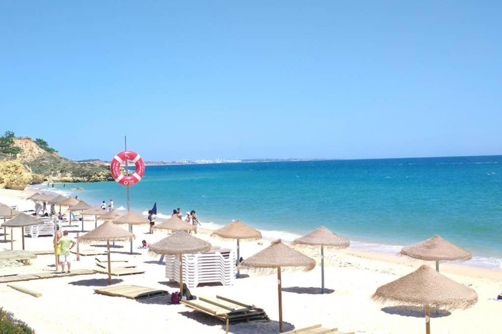 Praia Eulalia With Pool And 5 Minutes From The Beach Albufeira Extérieur photo