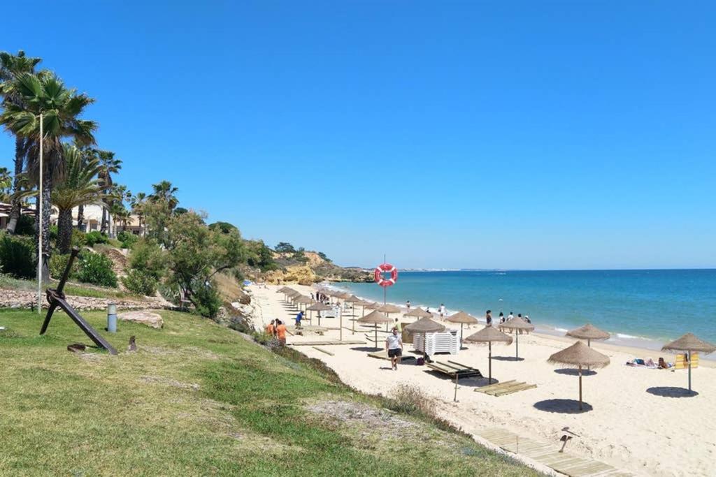 Praia Eulalia With Pool And 5 Minutes From The Beach Albufeira Extérieur photo