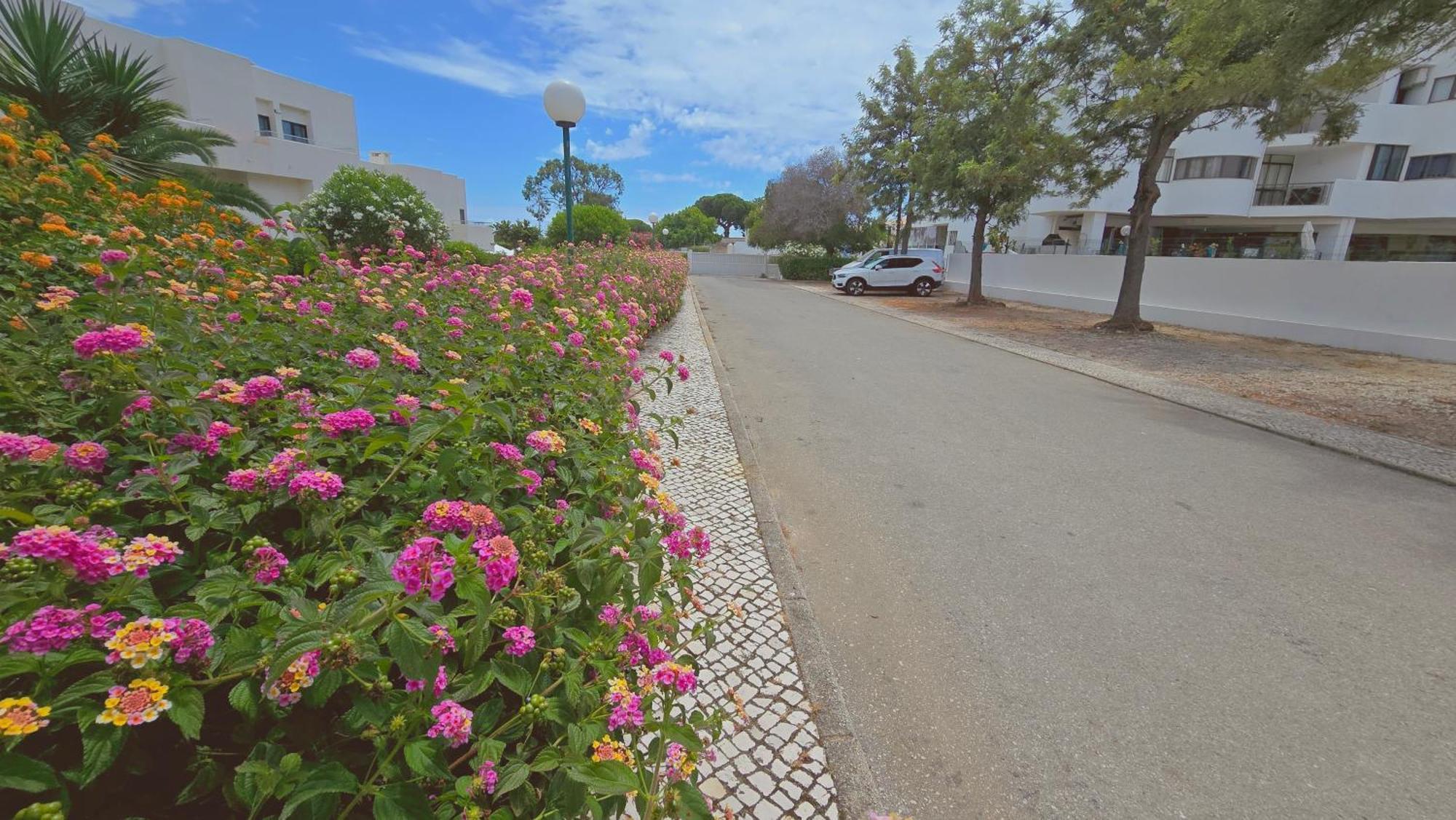 Praia Eulalia With Pool And 5 Minutes From The Beach Albufeira Extérieur photo
