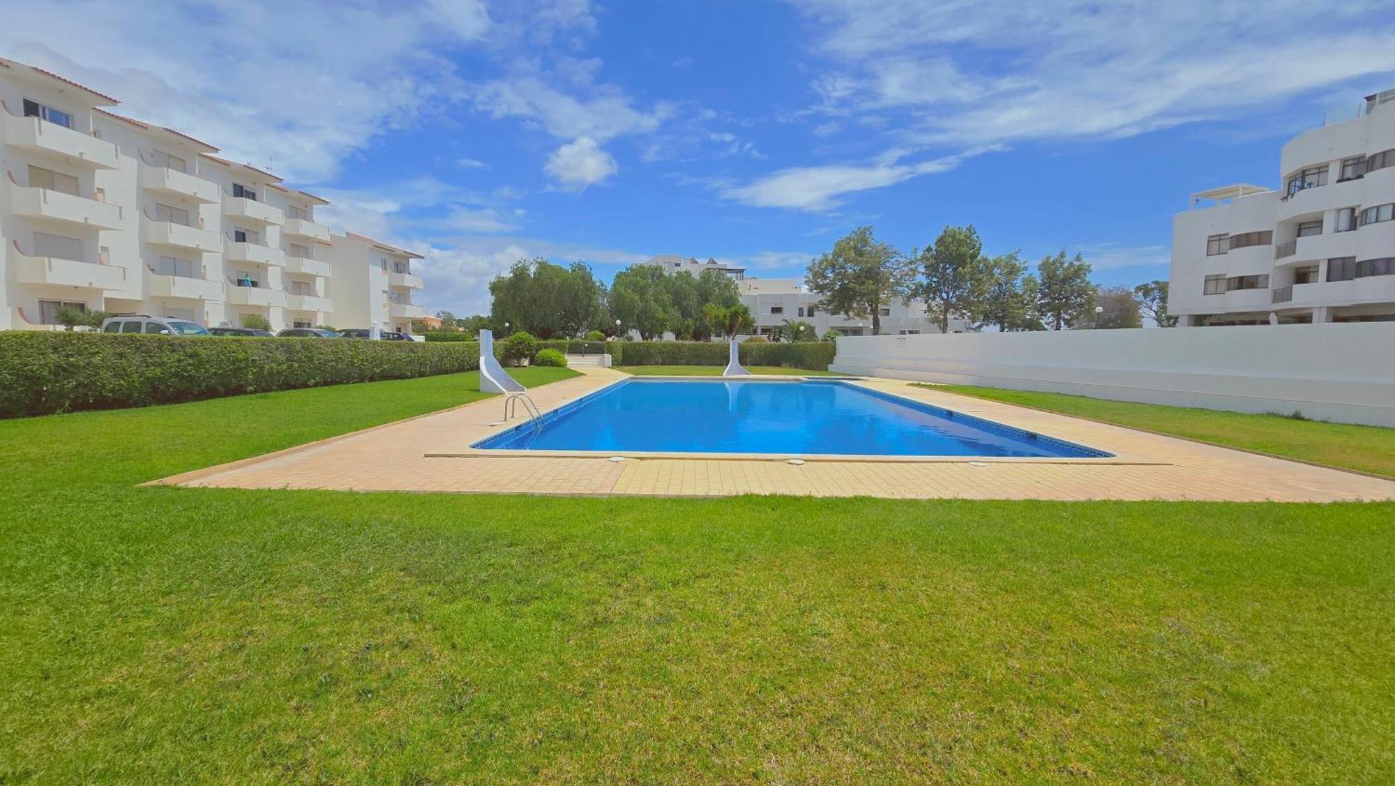 Praia Eulalia With Pool And 5 Minutes From The Beach Albufeira Extérieur photo