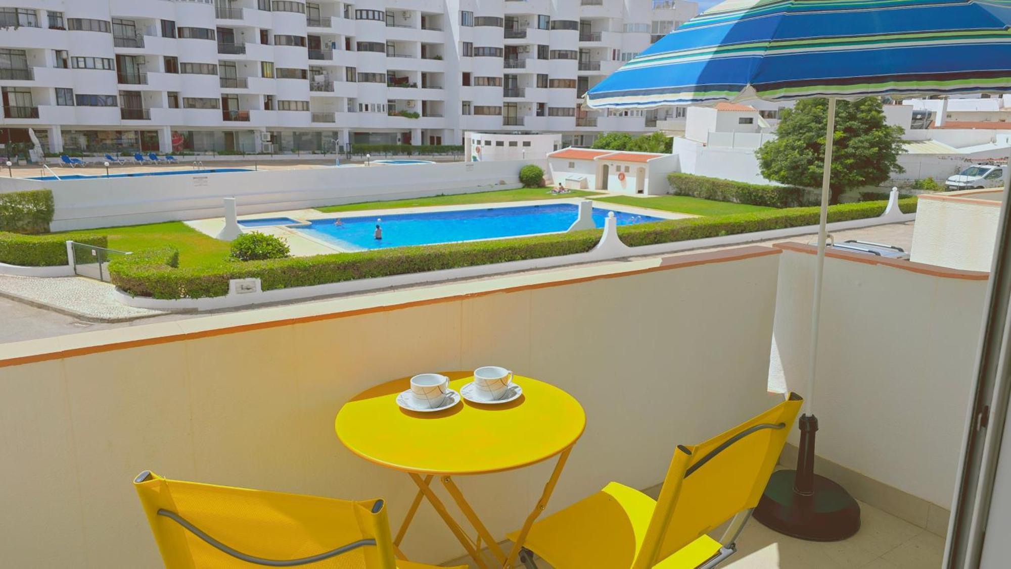 Praia Eulalia With Pool And 5 Minutes From The Beach Albufeira Extérieur photo
